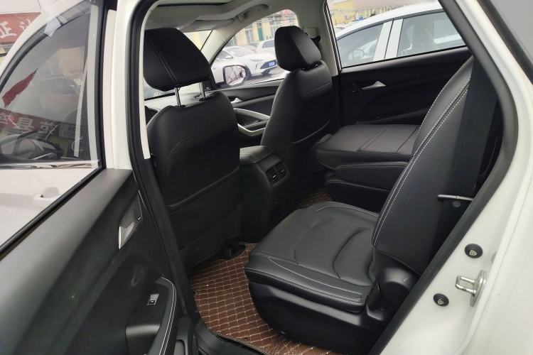 Used Baojun 530 2021 Global Car Anniversary Edition 1.5T Manual Prestige Model 6 Seats Interior 4