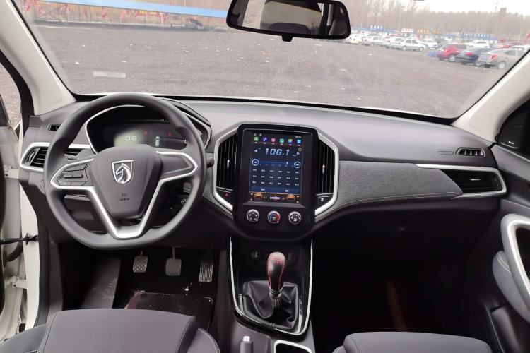 Used Baojun 530 2021 Global Car Anniversary Edition 1.5T Manual Comfort Model 5 Seats Interior 4