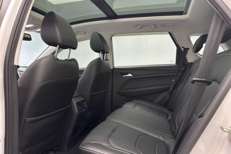 Used Baojun 530 2021 Global Car Anniversary Edition 1.5T CVT Prestige Connected Model 5 Seats Interior 5