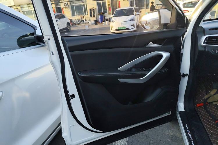 Used Baojun 530 2021 Global Car Anniversary Edition 1.5T Manual Prestige Model 6 Seats Interior 7