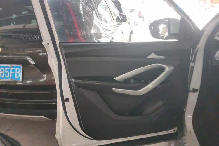 Used Baojun 530 2021 Global Car Anniversary Edition 1.5T CVT Luxury Model 7 Seats Interior 7