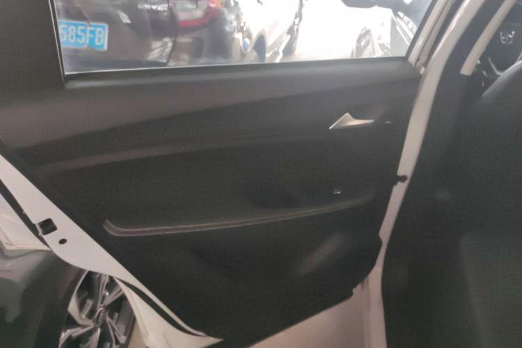 Used Baojun 530 2021 Global Car Anniversary Edition 1.5T CVT Luxury Model 7 Seats Interior 8