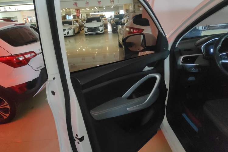 Used Baojun 530 2021 Global Car Anniversary Edition 1.5T Manual Comfort Model 5 Seats Left Front Door Interior