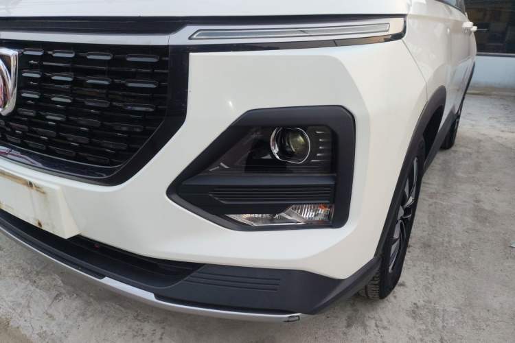 Used Baojun 530 2021 Global Car Anniversary Edition 1.5T Manual Luxury Model 5 Seats Left Front Headlight