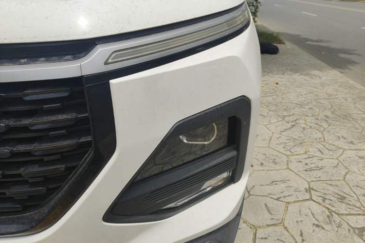 Used Baojun 530 2021 Global Car Anniversary Edition 1.5T CVT Luxury Model 5 Seats Left Front Headlight