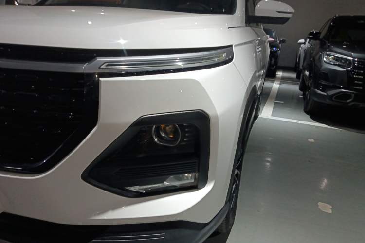 Used Baojun 530 2021 Global Car Anniversary Edition 1.5T CVT Prestige Connected Model 7 Seats Left Front Headlight