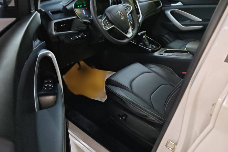 Used Baojun 530 2021 Global Car Anniversary Edition 1.5T CVT Prestige Connected Model 5 Seats Left Front Seat