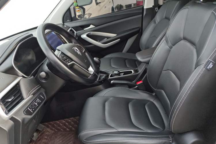 Used Baojun 530 2021 Global Car Anniversary Edition 1.5T Manual Luxury Model 6 Seats Left Front Seat