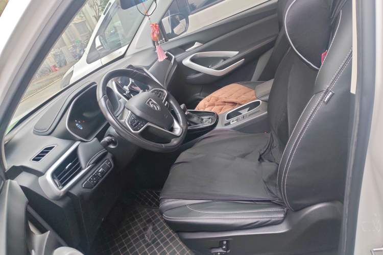 Used Baojun 530 2021 Global Car Anniversary Edition 1.5T CVT Prestige Connected Model 5 Seats Left Front Seat