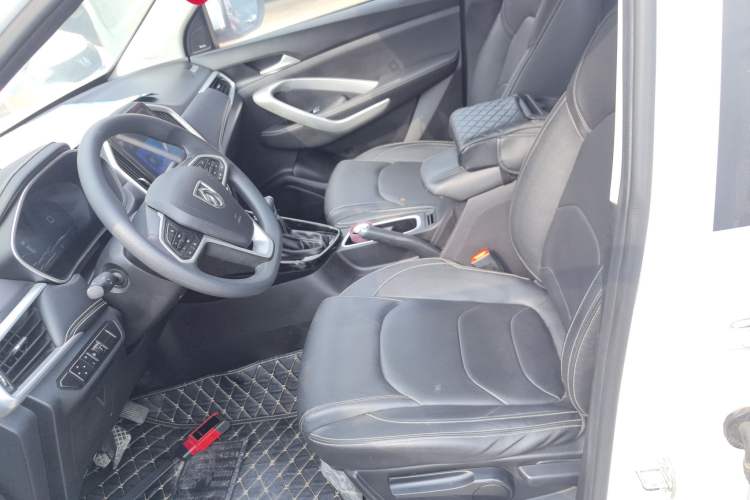 Used Baojun 530 2021 Global Car Anniversary Edition 1.5T CVT Luxury Model 5 Seats Left Front Seat