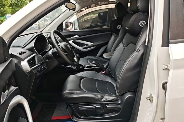 Used Baojun 530 2021 Global Car Anniversary Edition 1.5T Manual Luxury Model 5 Seats Left Front Seat