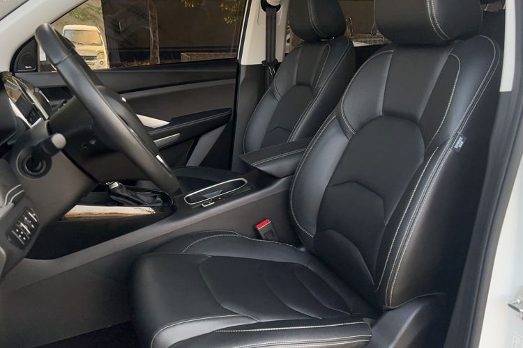 Used Baojun 530 2021 Global Car Anniversary Edition 1.5T CVT Prestige Connected Model 6 Seats Left Front Seat