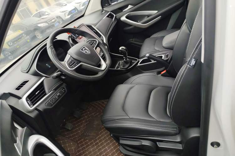 Used Baojun 530 2021 Global Car Anniversary Edition 1.5T Manual Prestige Model 6 Seats Left Front Seat