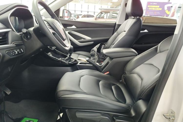 Used Baojun 530 2021 Global Car Anniversary Edition 1.5T Manual Luxury Model 7 Seats Left Front Seat