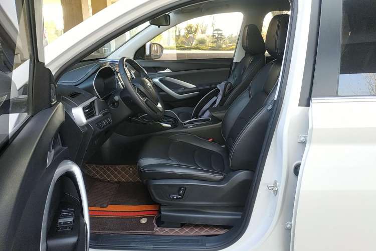 Used Baojun 530 2021 Global Car Anniversary Edition 1.5T CVT Prestige Connected Model 6 Seats Left Front Seat