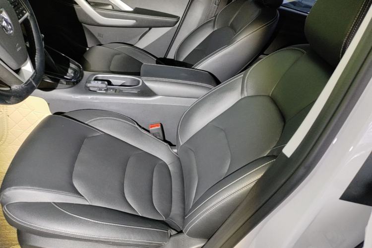 Used Baojun 530 2021 Global Car Anniversary Edition 1.5T CVT Prestige Connected Model 7 Seats Left Front Seat