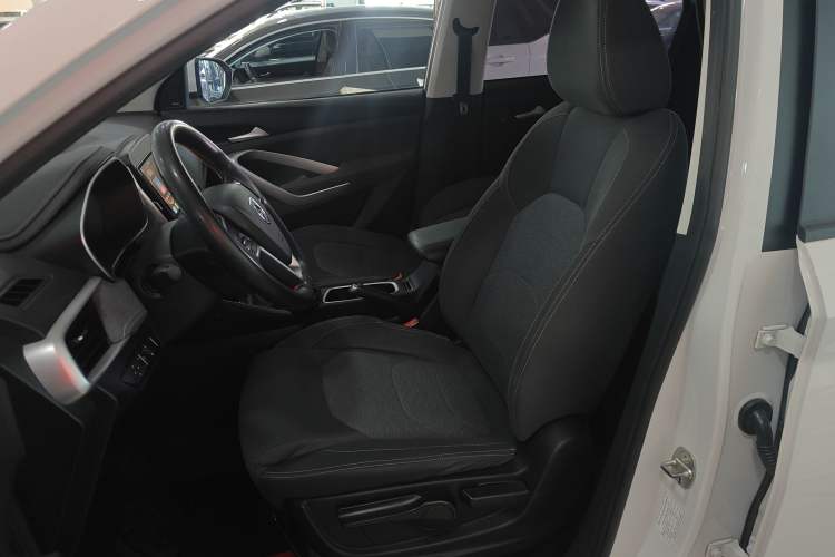 Used Baojun 530 2021 Global Car Anniversary Edition 1.5T Manual Comfort Model 5 Seats Left Front Seat