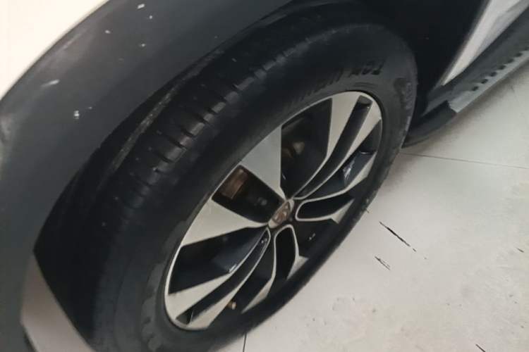 Used Baojun 530 2021 Global Car Anniversary Edition 1.5T CVT Luxury Model 6 Seats Left Front Wheel Hub