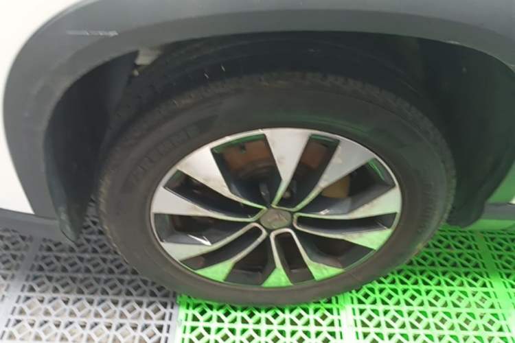 Used Baojun 530 2021 Global Car Anniversary Edition 1.5T CVT Prestige Connected Model 7 Seats Left Front Wheel Hub