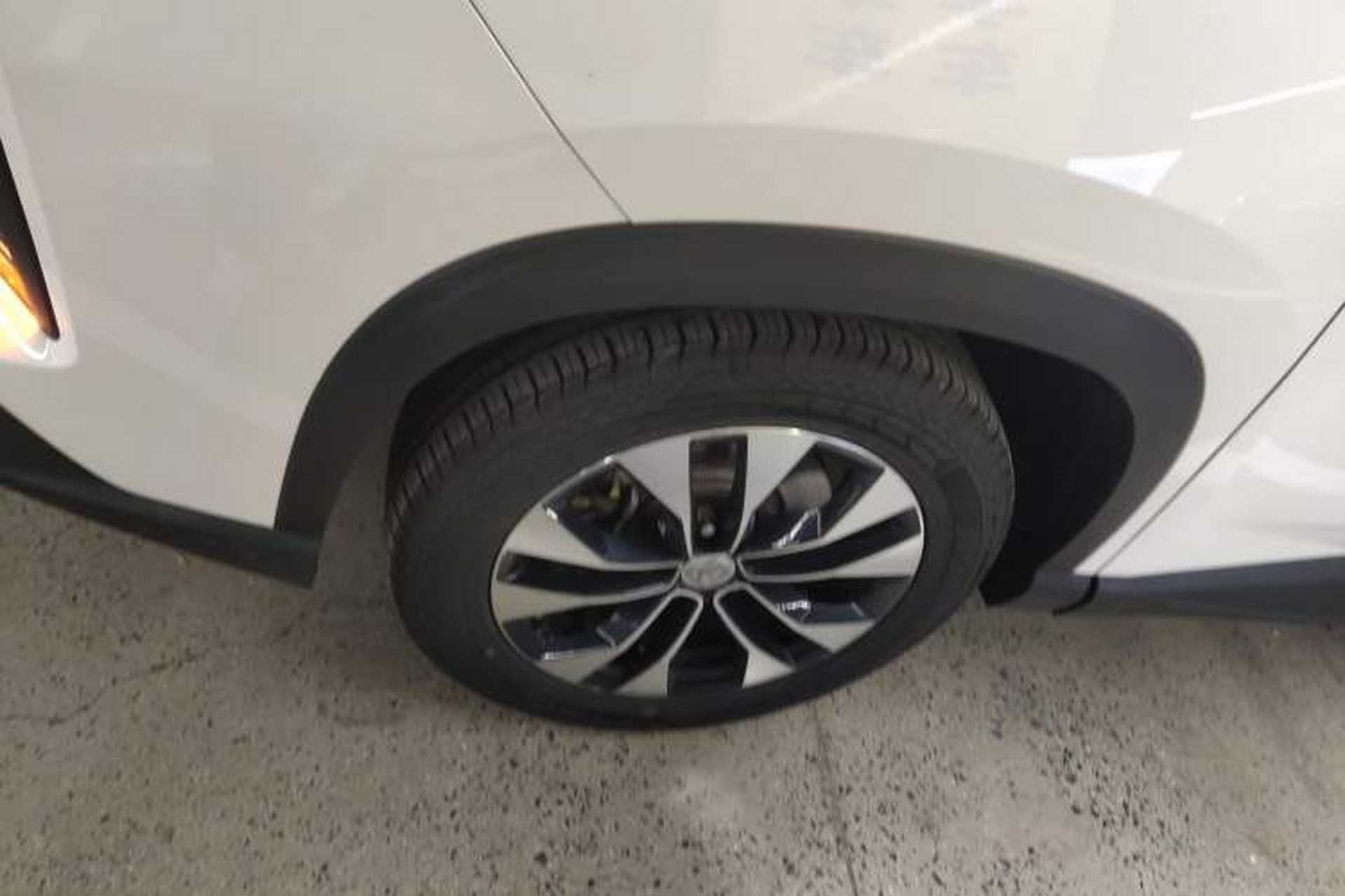 Used Baojun 530 2021 Global Car Anniversary Edition 1.5T CVT Luxury Model 5 Seats Left Front Wheel Hub