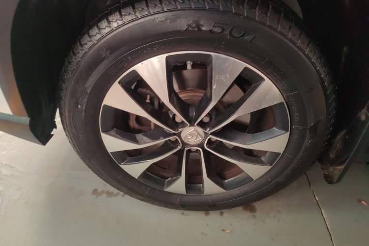 Used Baojun 530 2021 Global Car Anniversary Edition 1.5T CVT Prestige Connected Model 5 Seats Left Front Wheel Hub