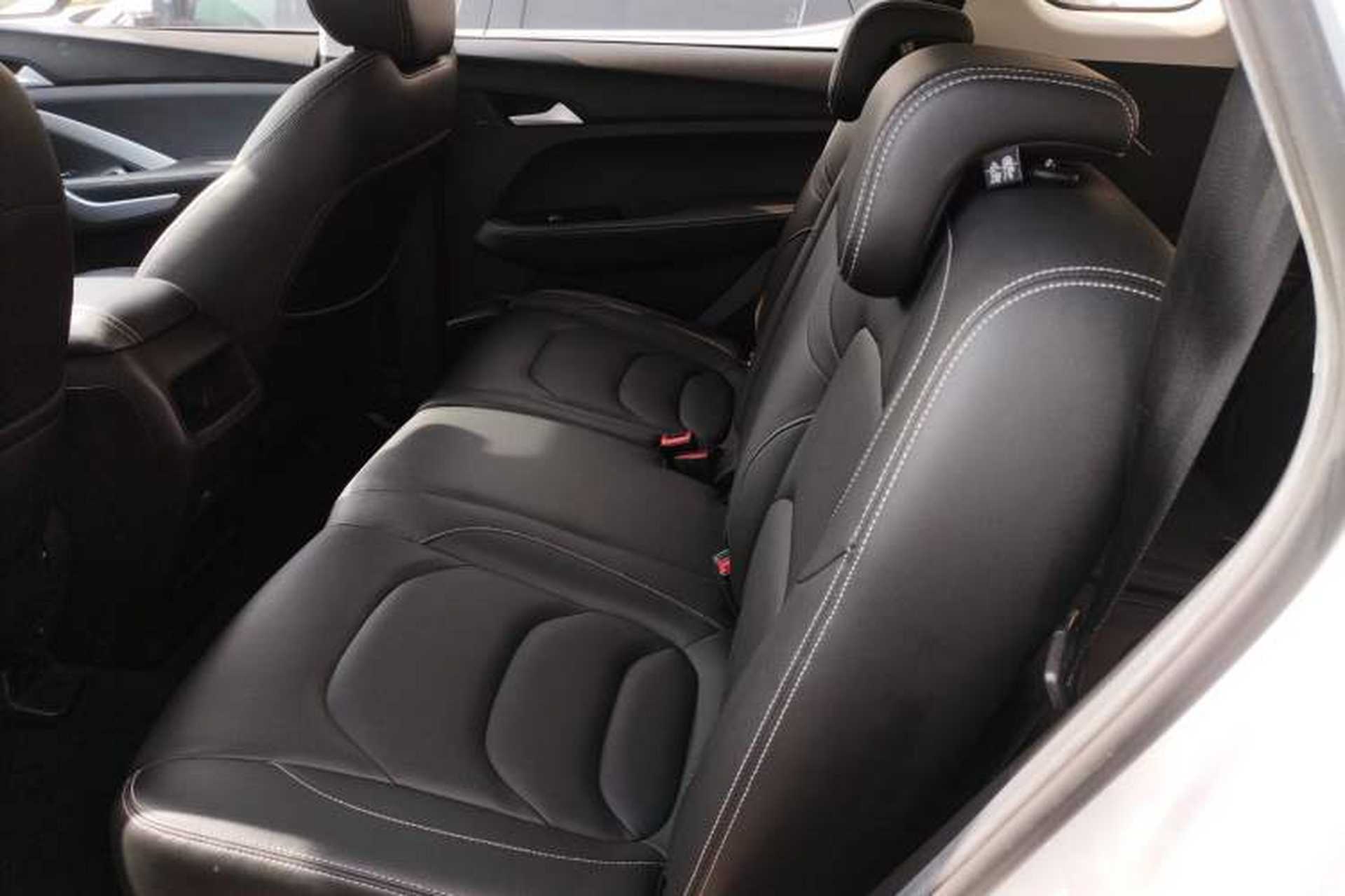 Used Baojun 530 2021 Global Car Anniversary Edition 1.5T Manual Luxury Model 7 Seats Left Rear Seat
