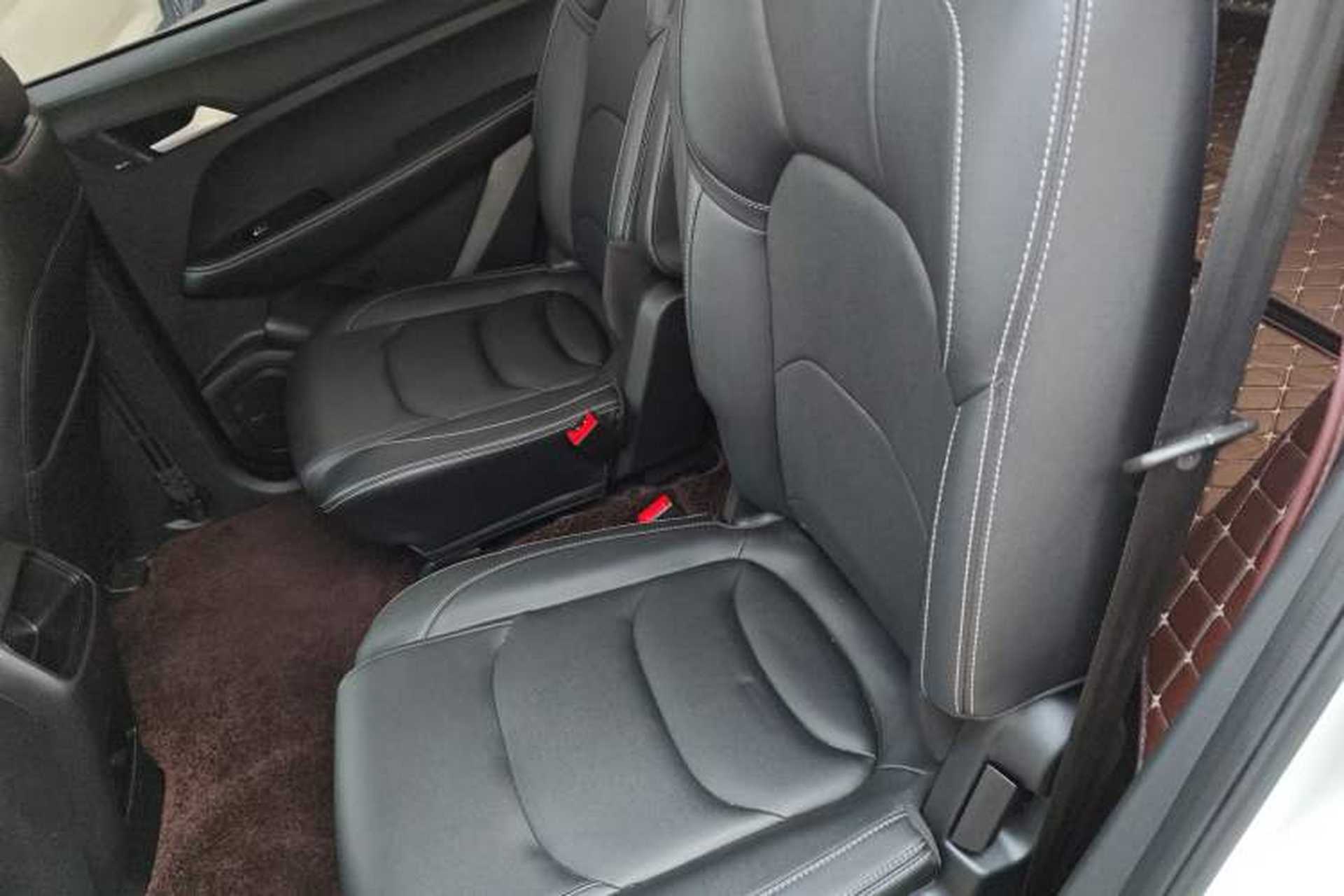 Used Baojun 530 2021 Global Car Anniversary Edition 1.5T Manual Luxury Model 6 Seats Left Rear Seat