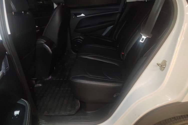 Used Baojun 530 2021 Global Car Anniversary Edition 1.5T CVT Luxury Model 5 Seats Left Rear Seat