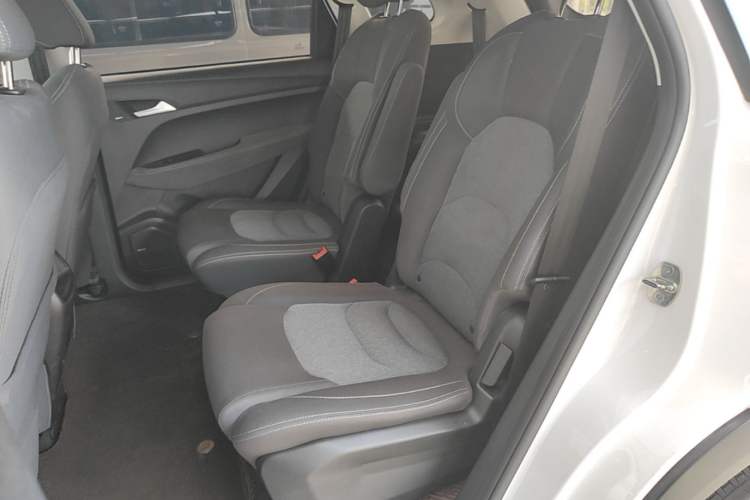 Used Baojun 530 2021 Global Car Anniversary Edition 1.5T Manual Comfort Model 6 Seats Left Rear Seat