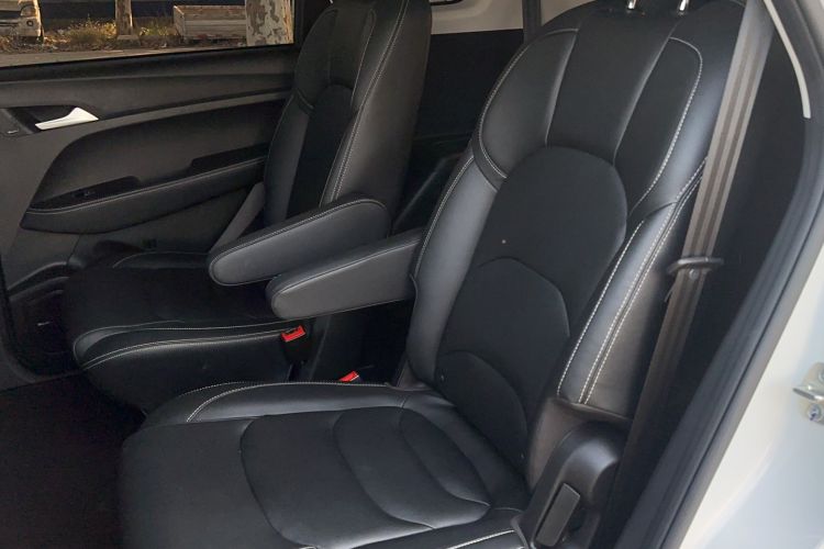 Used Baojun 530 2021 Global Car Anniversary Edition 1.5T CVT Prestige Connected Model 6 Seats Left Rear Seat