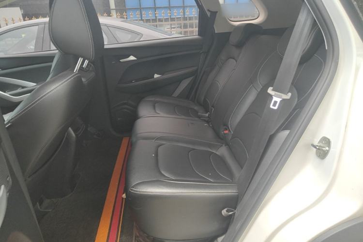 Used Baojun 530 2021 Global Car Anniversary Edition 1.5T CVT Luxury Model 5 Seats Left Rear Seat