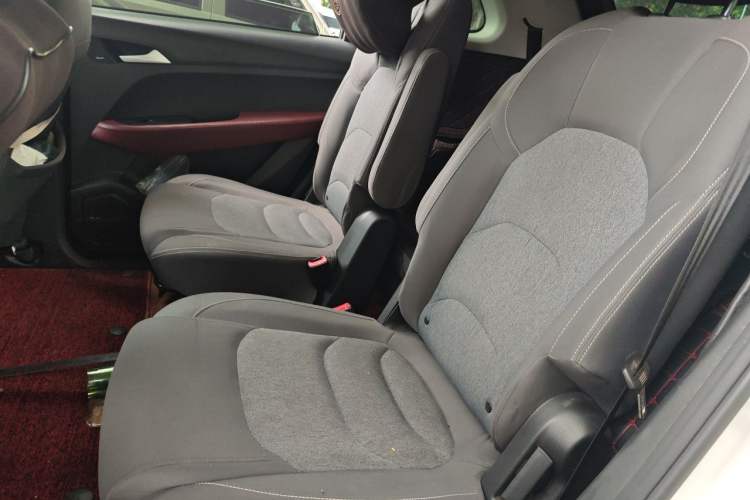 Used Baojun 530 2021 Global Car Anniversary Edition 1.5T Manual Comfort Model 6 Seats Left Rear Seat