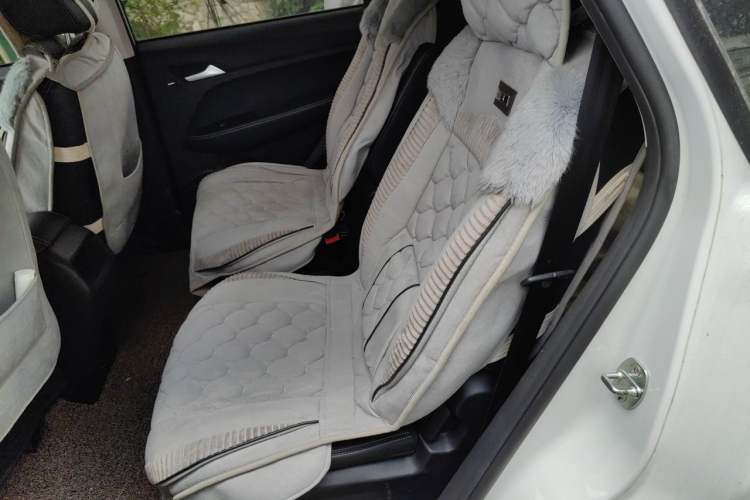 Used Baojun 530 2021 Global Car Anniversary Edition 1.5T Manual Luxury Model 6 Seats Left Rear Seat