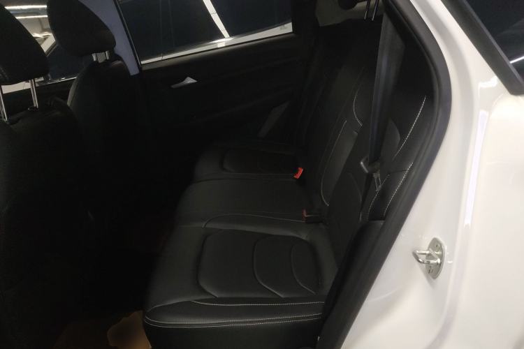Used Baojun 530 2021 Global Car Anniversary Edition 1.5T CVT Luxury Model 5 Seats Left Rear Seat