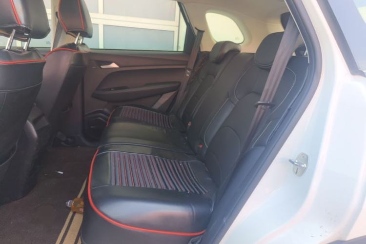 Used Baojun 530 2021 Global Car Anniversary Edition 1.5T CVT Luxury Model 5 Seats Left Rear Seat