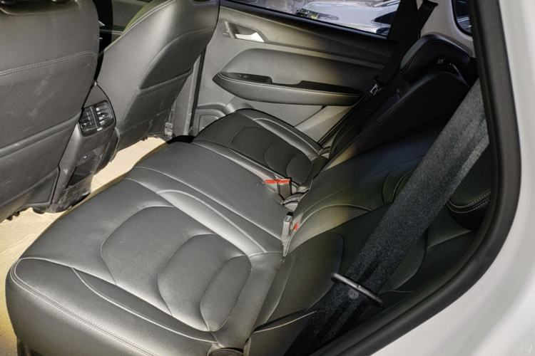 Used Baojun 530 2021 Global Car Anniversary Edition 1.5T CVT Prestige Connected Model 7 Seats Left Rear Seat
