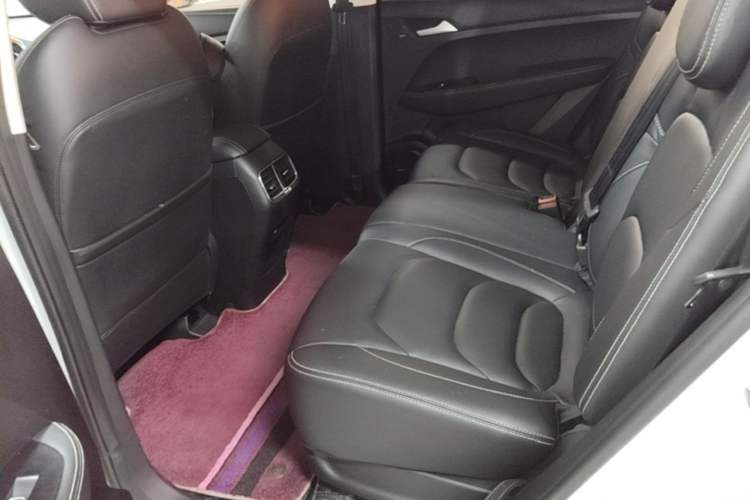 Used Baojun 530 2021 Global Car Anniversary Edition 1.5T CVT Luxury Model 7 Seats Left Rear Seat