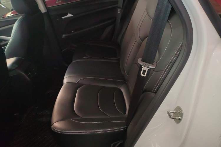 Used Baojun 530 2021 Global Car Anniversary Edition 1.5T CVT Prestige Connected Model 5 Seats Left Rear Seat