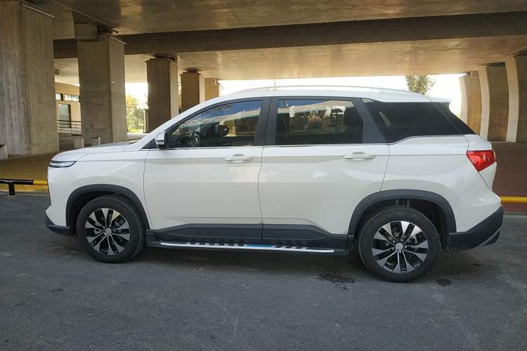 Used Baojun 530 2021 Global Car Anniversary Edition 1.5T CVT Prestige Connected Model 6 Seats Left Side