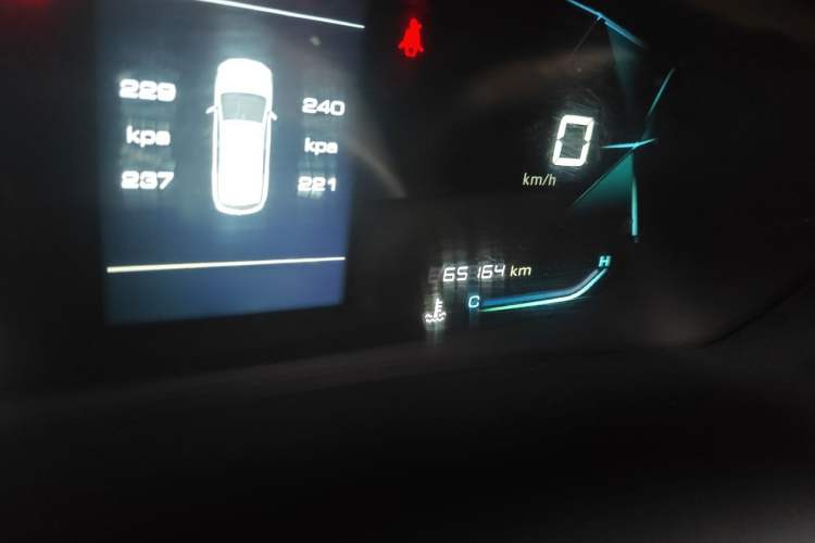 Used Baojun 530 2021 Global Car Anniversary Edition 1.5T Manual Luxury Model 7 Seats Odometer Close Up