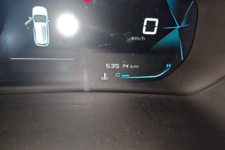 Used Baojun 530 2021 Global Car Anniversary Edition 1.5T Manual Luxury Model 5 Seats Odometer Close Up