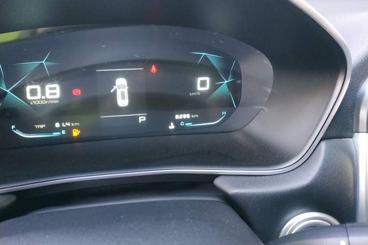 Used Baojun 530 2021 Global Car Anniversary Edition 1.5T CVT Prestige Connected Model 6 Seats Odometer Close Up