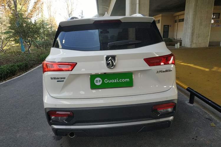 Used Baojun 530 2021 Global Car Anniversary Edition 1.5T CVT Prestige Connected Model 6 Seats Rear