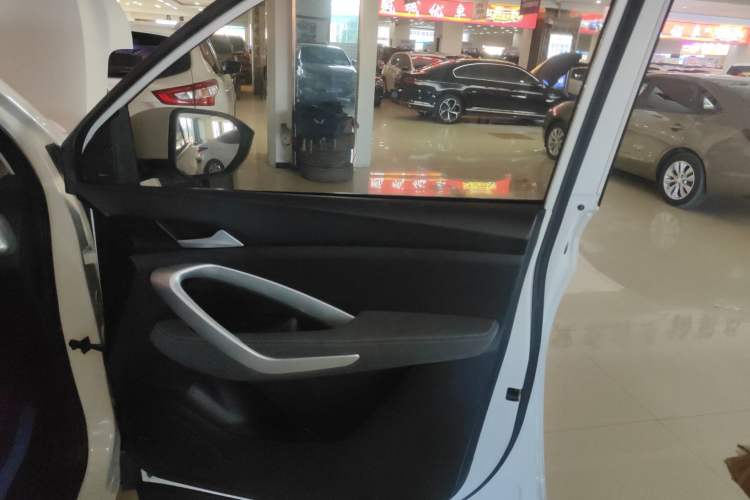 Used Baojun 530 2021 Global Car Anniversary Edition 1.5T Manual Comfort Model 5 Seats Right Front Door Interior