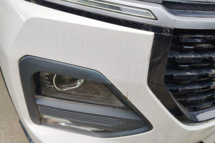 Used Baojun 530 2021 Global Car Anniversary Edition 1.5T Manual Comfort Version 7 Seats Right Front Headlight