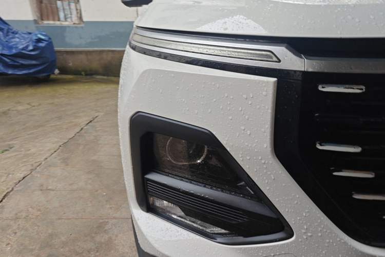 Used Baojun 530 2021 Global Car Anniversary Edition 1.5T Manual Luxury Model 7 Seats Right Front Headlight