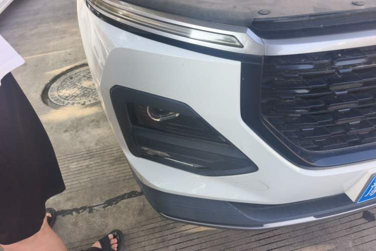 Used Baojun 530 2021 Global Car Anniversary Edition 1.5T Manual Luxury Model 6 Seats Right Front Headlight