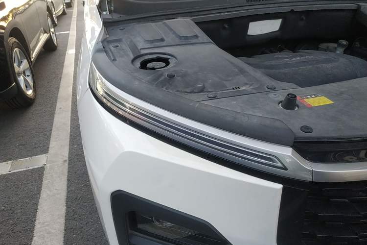 Used Baojun 530 2021 Global Car Anniversary Edition 1.5T CVT Prestige Connected Model 7 Seats Right Front Headlight