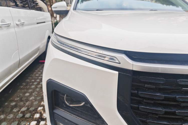 Used Baojun 530 2021 Global Car Anniversary Edition 1.5T CVT Prestige Connected Model 5 Seats Right Front Headlight