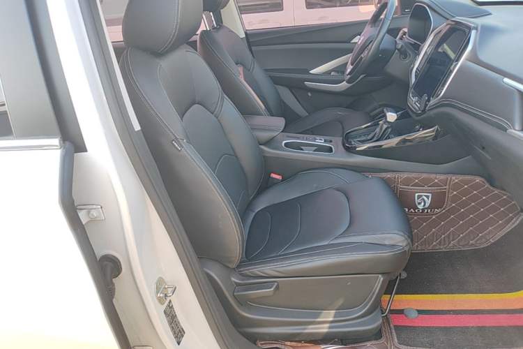 Used Baojun 530 2021 Global Car Anniversary Edition 1.5T CVT Prestige Connected Model 7 Seats Right Front Seat